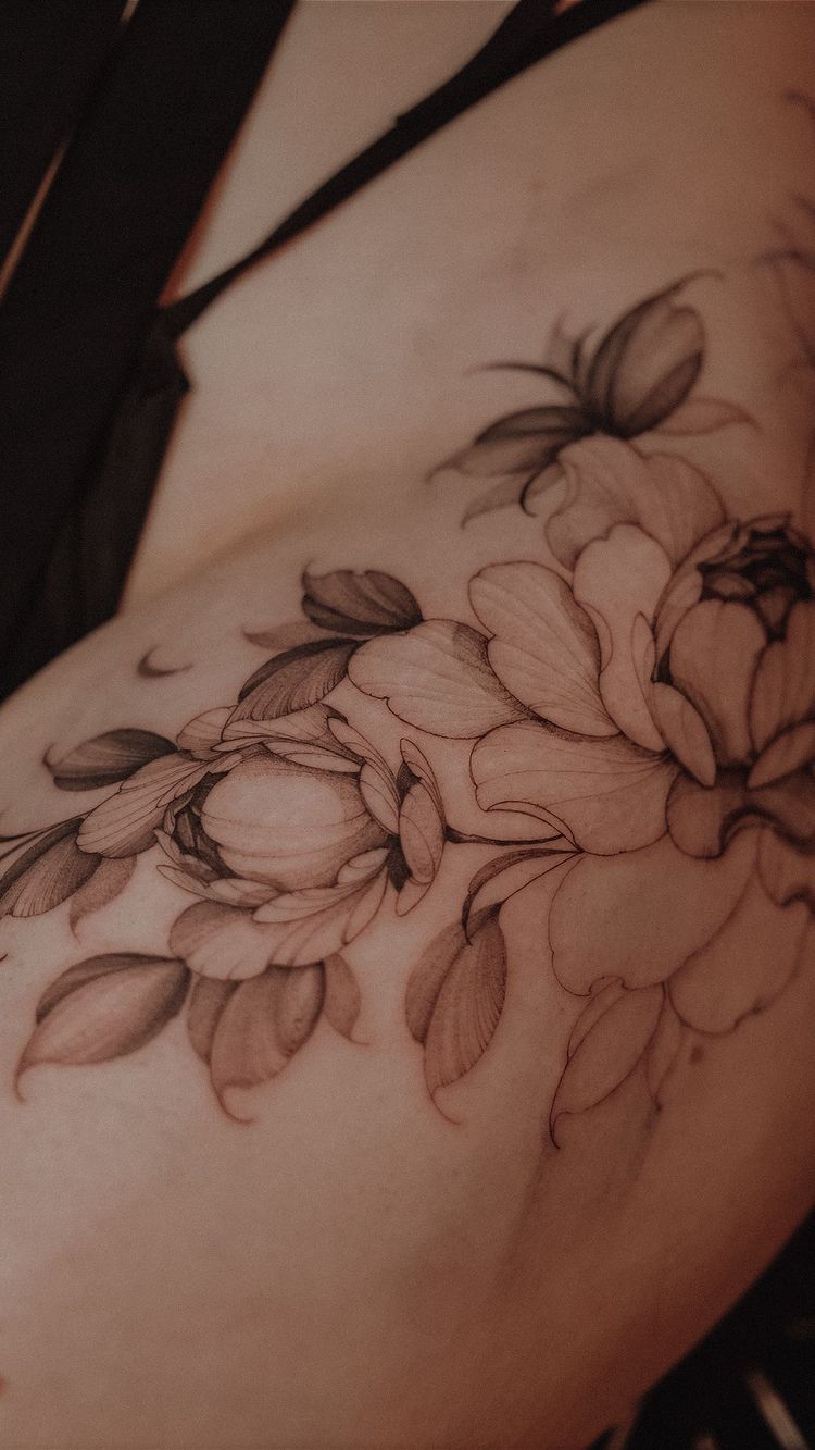 Tattoo by • Mateus de Assis | fineline botanical tattoos.