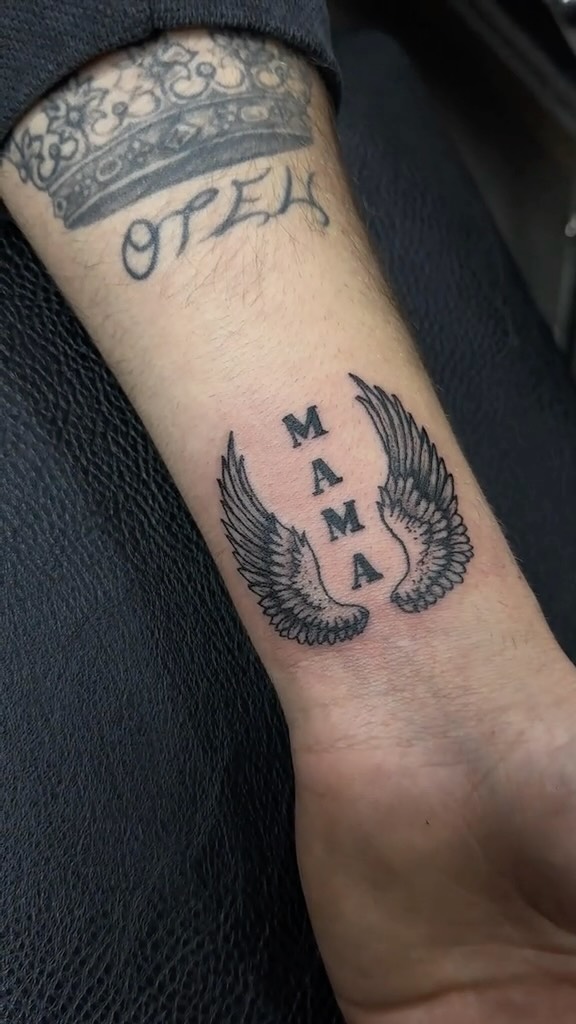 Tattoo by 𝐓𝐀𝐓𝐓𝐎𝐎𝐈𝐙𝐀𝐁𝐄𝐋𝐋𝐀 𝐓𝐚𝐭𝐭𝐨𝐨 𝐚𝐫𝐭𝐢𝐬𝐭 𝐢𝐧 𝐘𝐞𝐫𝐞𝐯𝐚𝐧