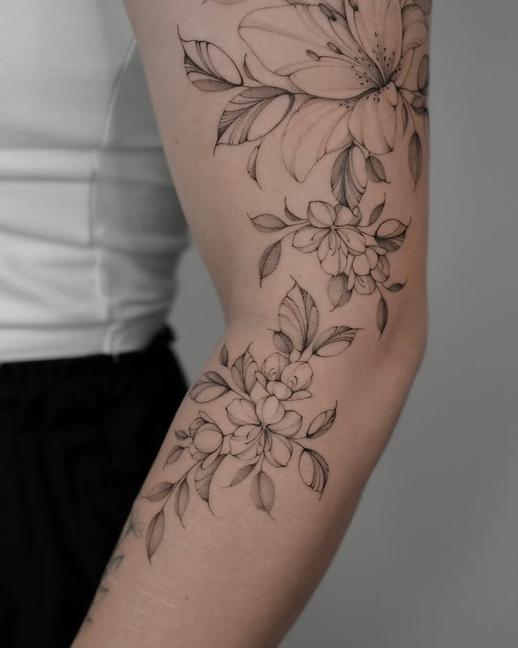 Tattoo by Asya Teriaeva • Floral tattoos Düsseldorf